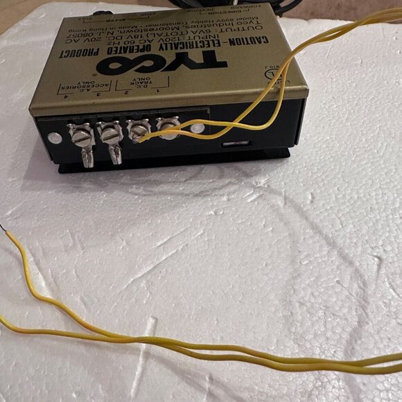 Tyco 899V Hobby Transformer 120V AC 60Hz Input 18V DC 20V AC Output - Picture 10 of 13